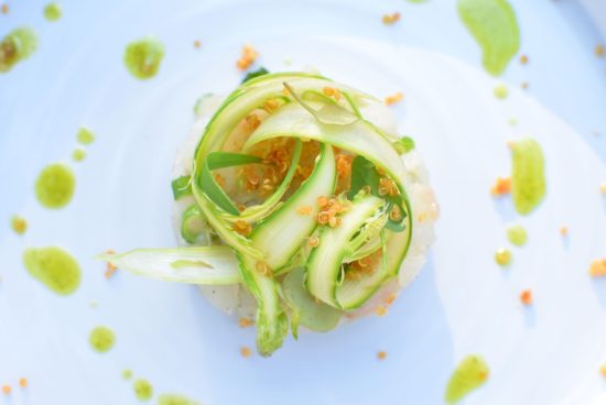 Tartaar van steenbolk - Avocado - Groene asperge - Tuinkruiden